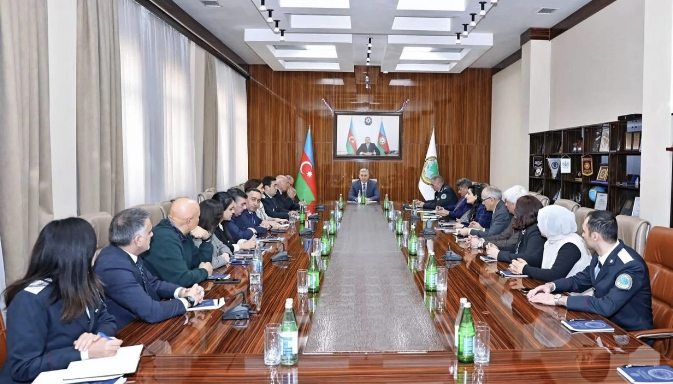 dovlet-miqrasiya-xidmetinin-19-cu-ildonumunde-miqrasiya-sahesinde-emekdasliga-dair-gorus-kecirilib-1