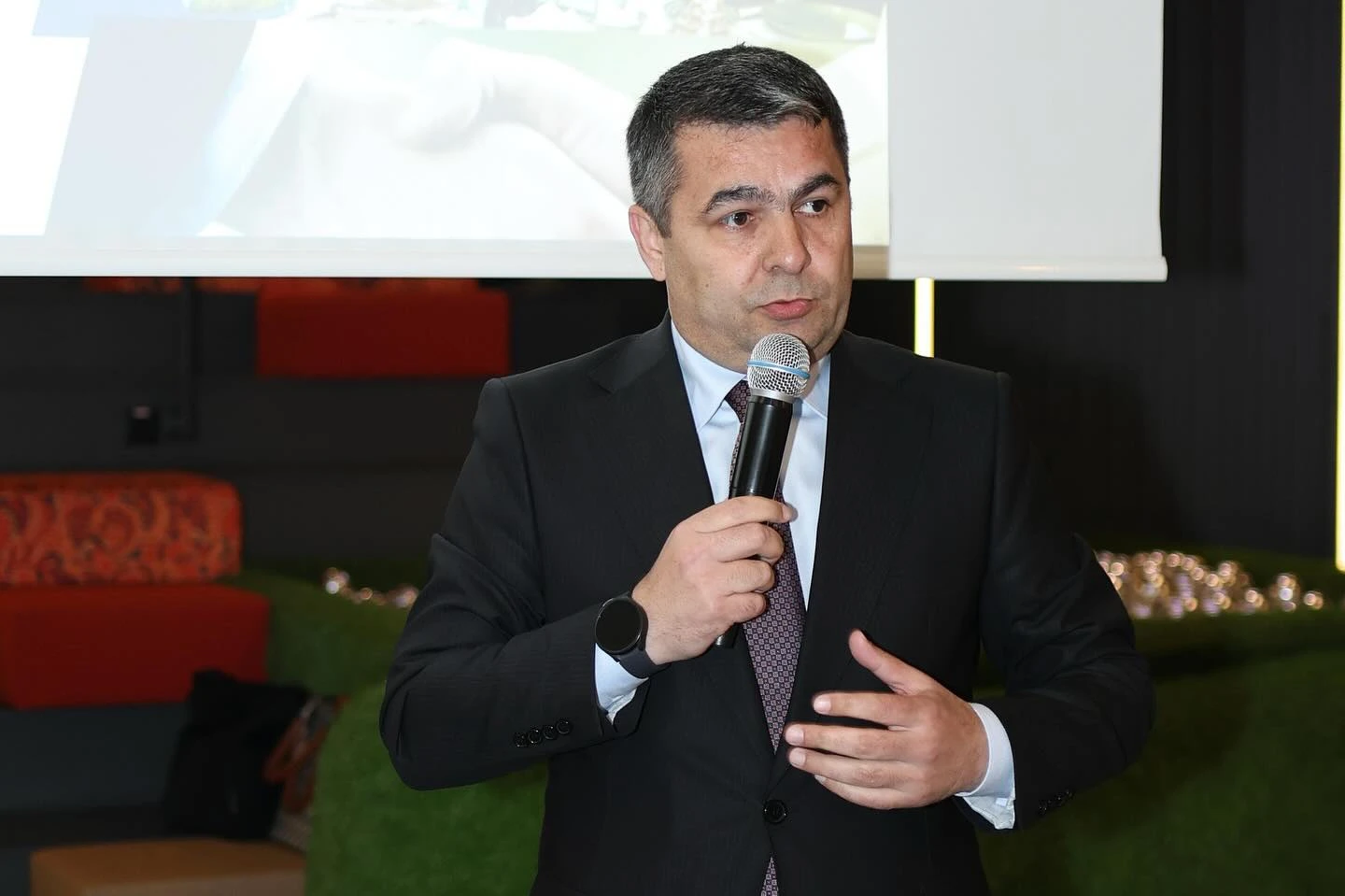29-aprel-2025-ci-il-atib-ve-atiahi-nin-birge-teskilatciligi-ile-ozel-tehsil-muessiseleri-ucun-melumatlandirma-gorusu-kecirilib-4