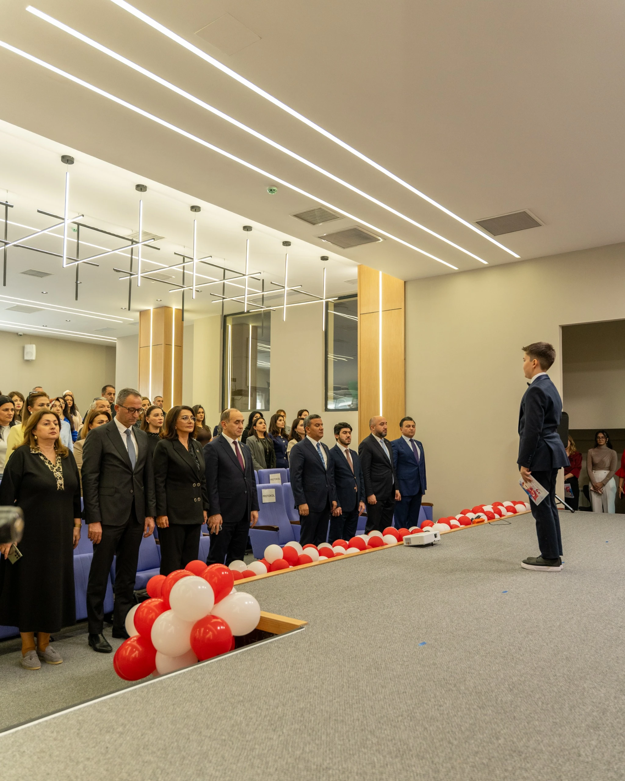 Azerbaycan–Türkiye İş Adamları Birliği’nin üyesi olan Evrika Uluslararası Fen ve Teknoloji Lisesi’nde Türkiye Cumhuriyeti’nin kuruluşunun 102. yıl dönümüne adanmış bayram etkinliği düzenlendi.