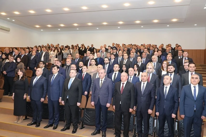 oguzda-emek-munasibetleri-ve-mesgulluq-muasir-cagirislar-ve-reqemsal-heller-konfransi-kecirildi-5