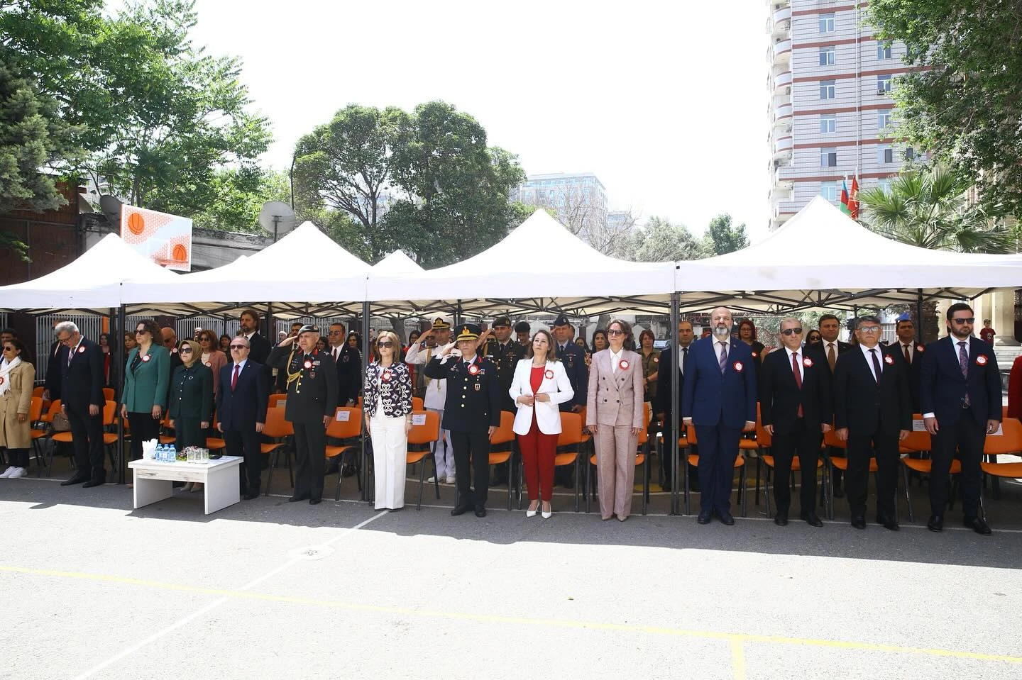 Törene katılan davetliler ve öğrencilerin sahne performansları