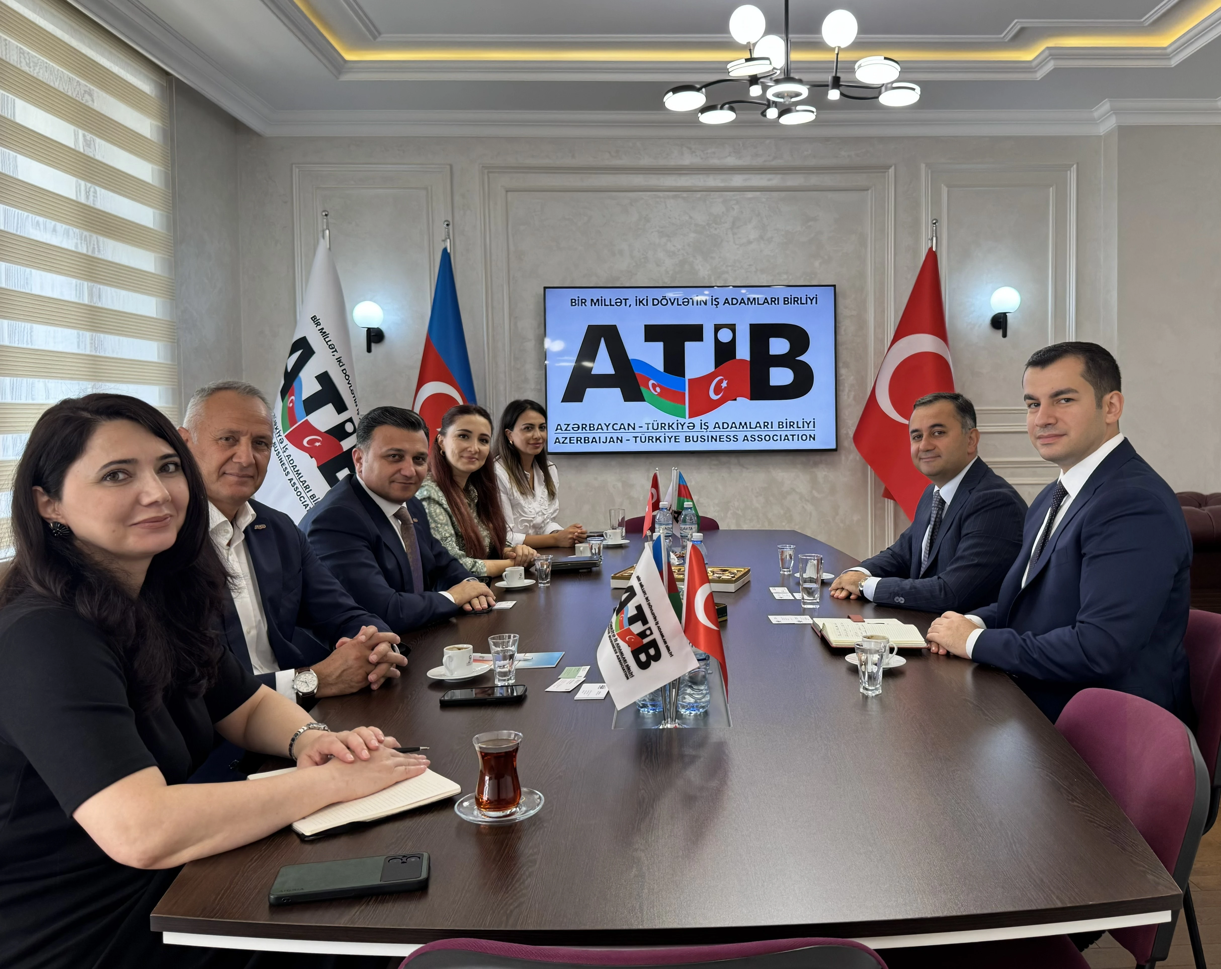 The delegation of the Azerbaijan‑Turkey Businessmen’s Association (ATİB) hosted Chairman of the Board of the Education Development Fund (TİF) Elnur Nasibov and Director of the Project Management Department Rasul Hasimov.