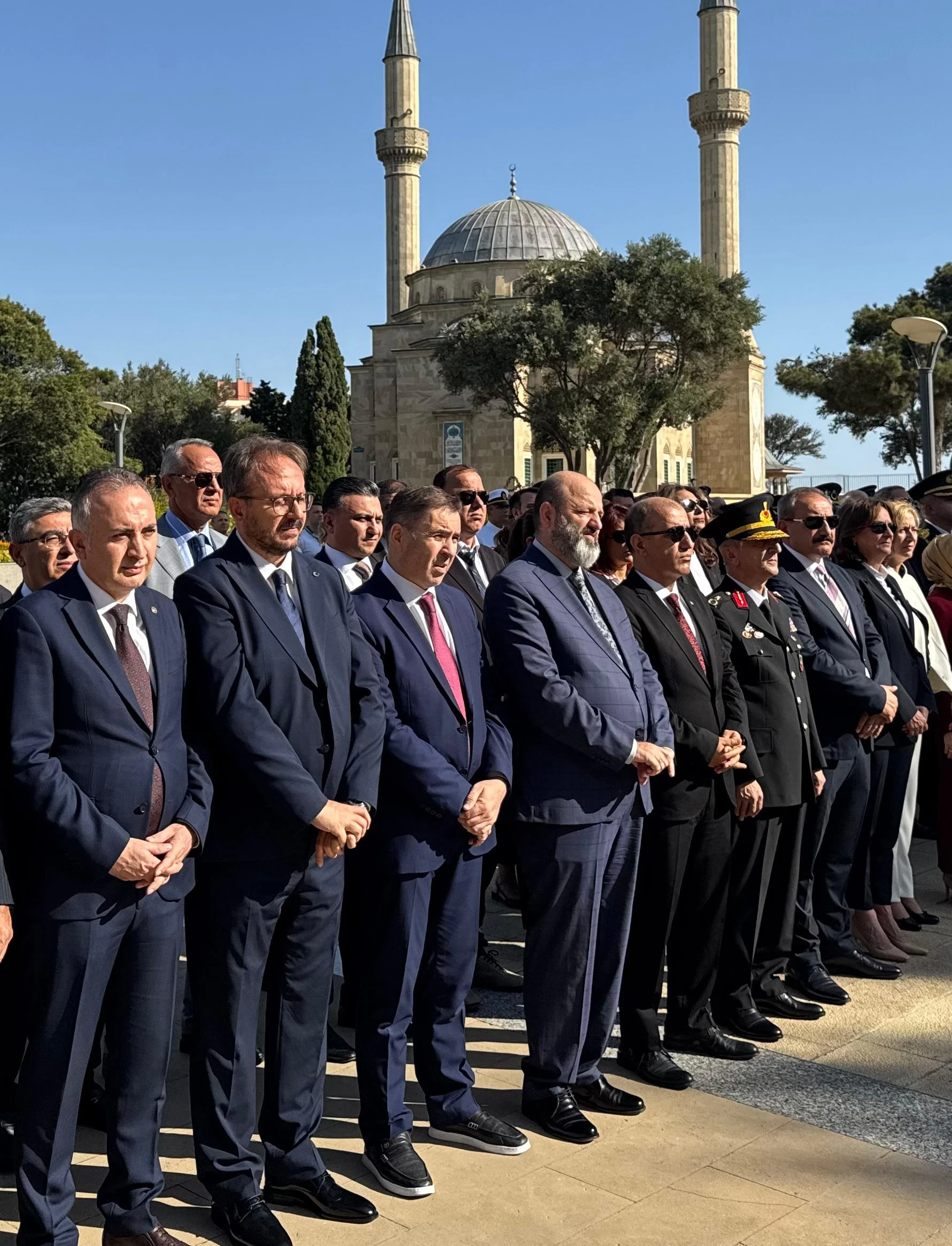 29 Ağustos 2025 tarihinde Şehitler Hiyabanı'nda yer alan Bakü Türk Şehitliği'nde, Türkiye Cumhuriyeti'nin Zafer Bayramı'nın 103. yıl dönümü vesilesiyle anma ve çelenk koyma töreni düzenlendi.