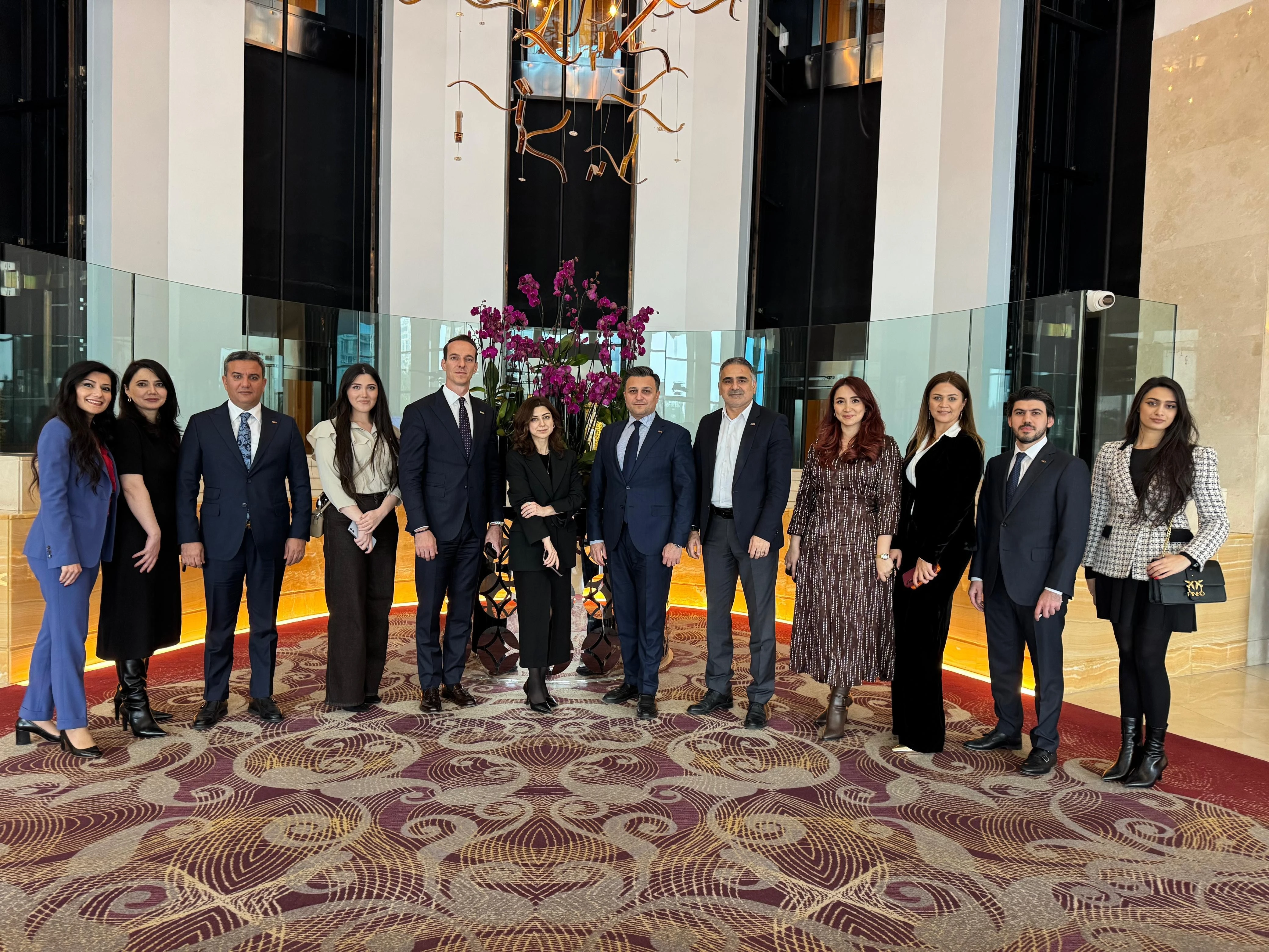 ATİB darə Heyətinin sədri və başçılıq etdiyi nümayəndə heyəti Birliyin üzvü Hilton Baku Hotelini ziyarət edib.