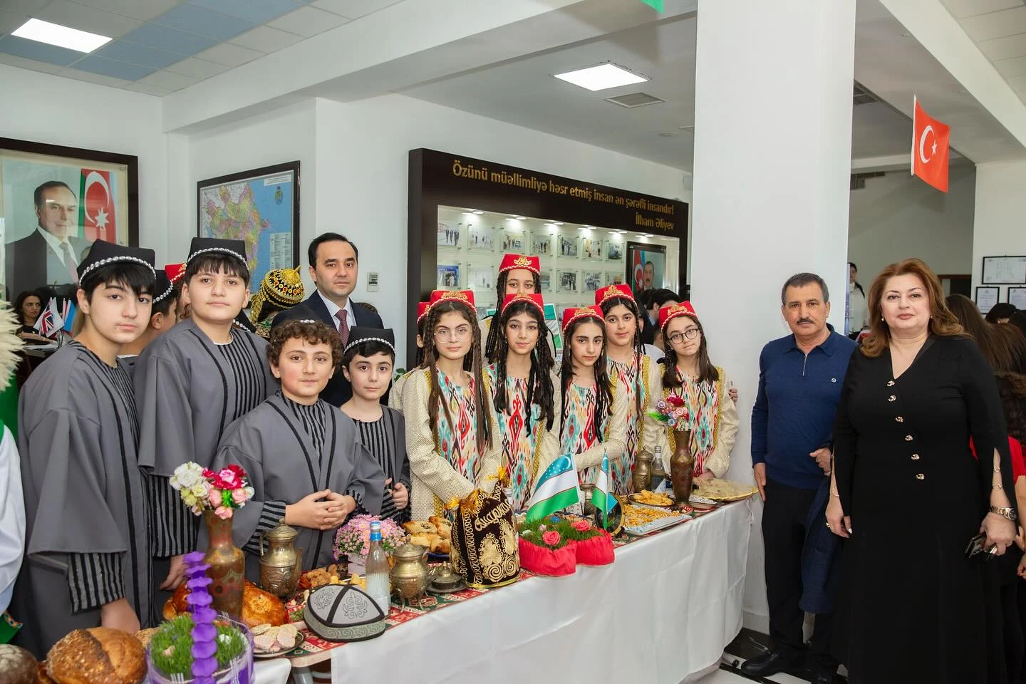 atib-uzvu-evrika-liseyinde-boyuk-turan-turkun-sesi-qardasliq-dastani-tedbiri-kecirildi-12