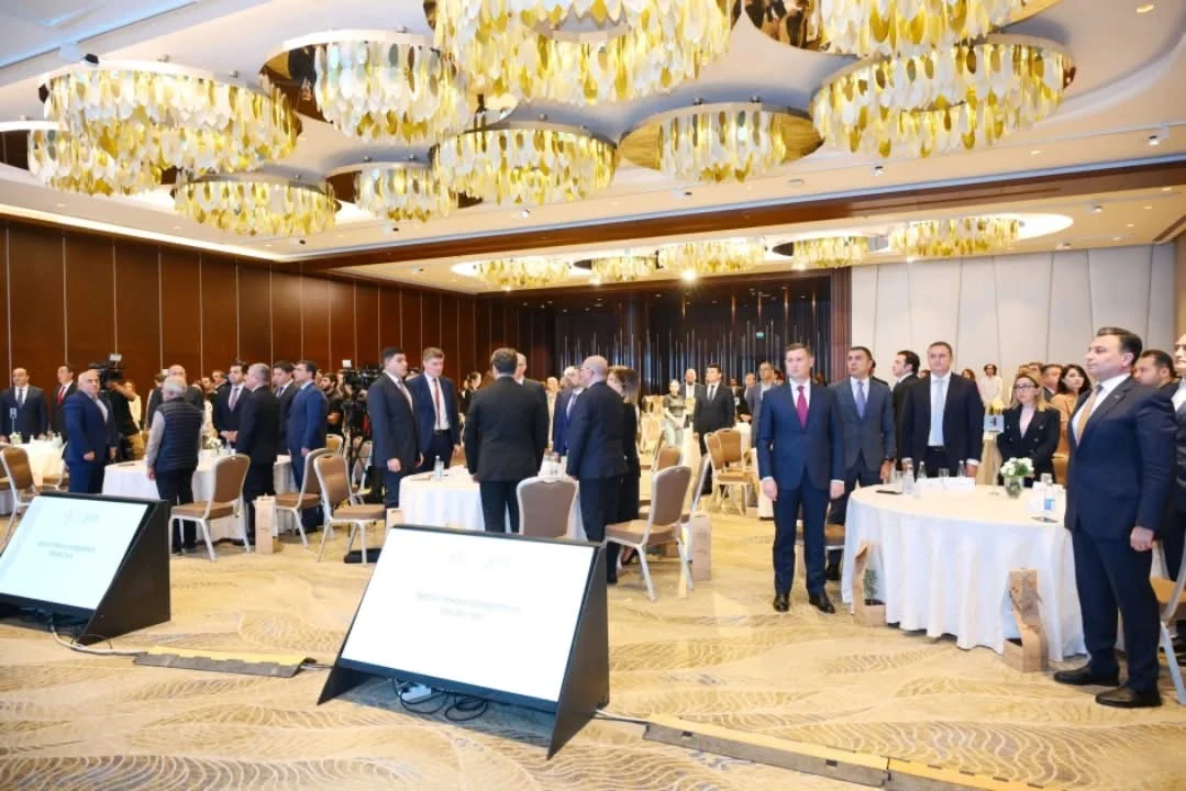 Karabağ Dirçəliş Fonu’nun organizatörlüğüyle “Bölgesel Barış, İşbirliği ve Karabağ’ın Yeniden İnşasına Stratejik Bakış” konulu bir forum düzenlenmiştir.