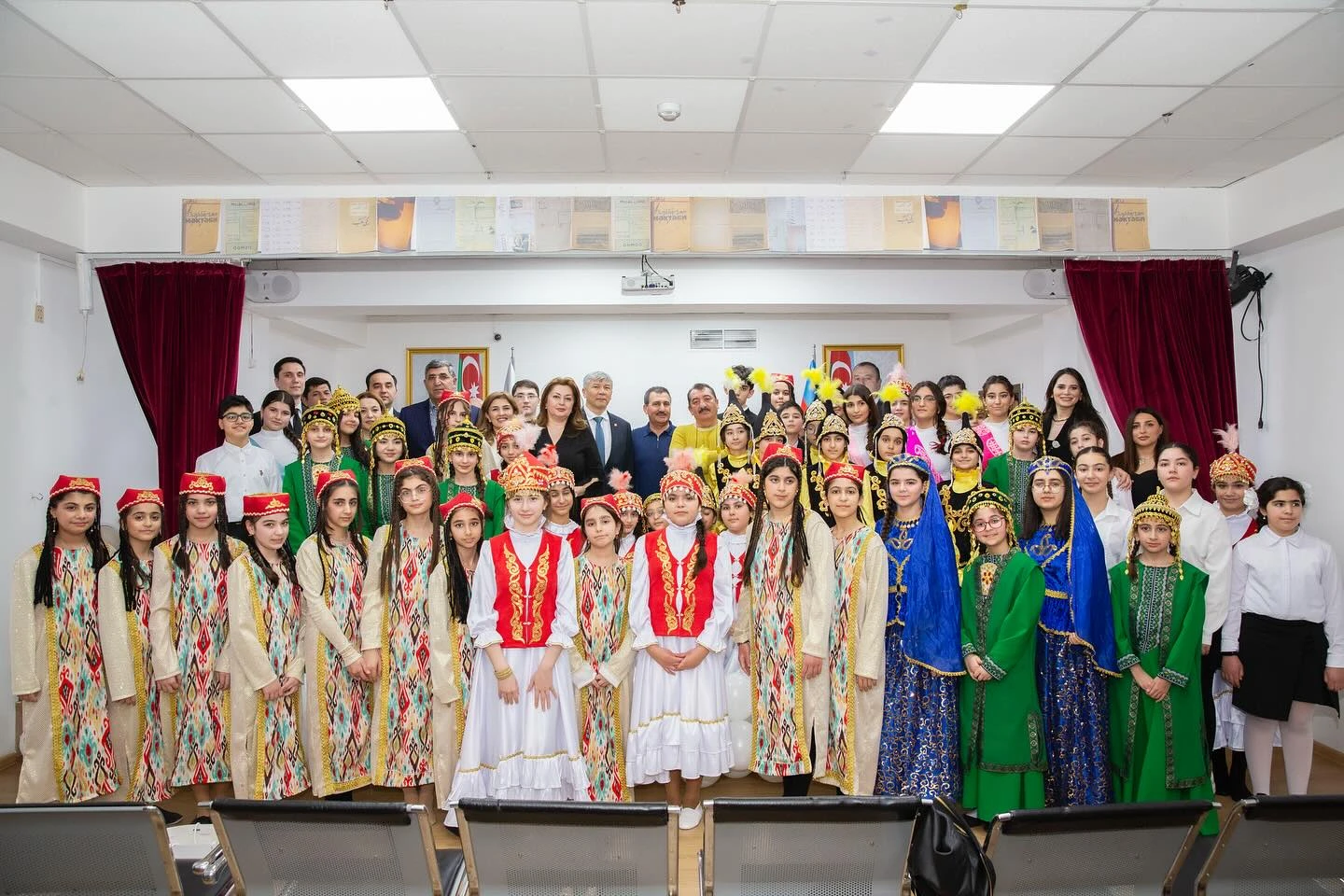 atib-uzvu-evrika-liseyinde-boyuk-turan-turkun-sesi-qardasliq-dastani-tedbiri-kecirildi-1