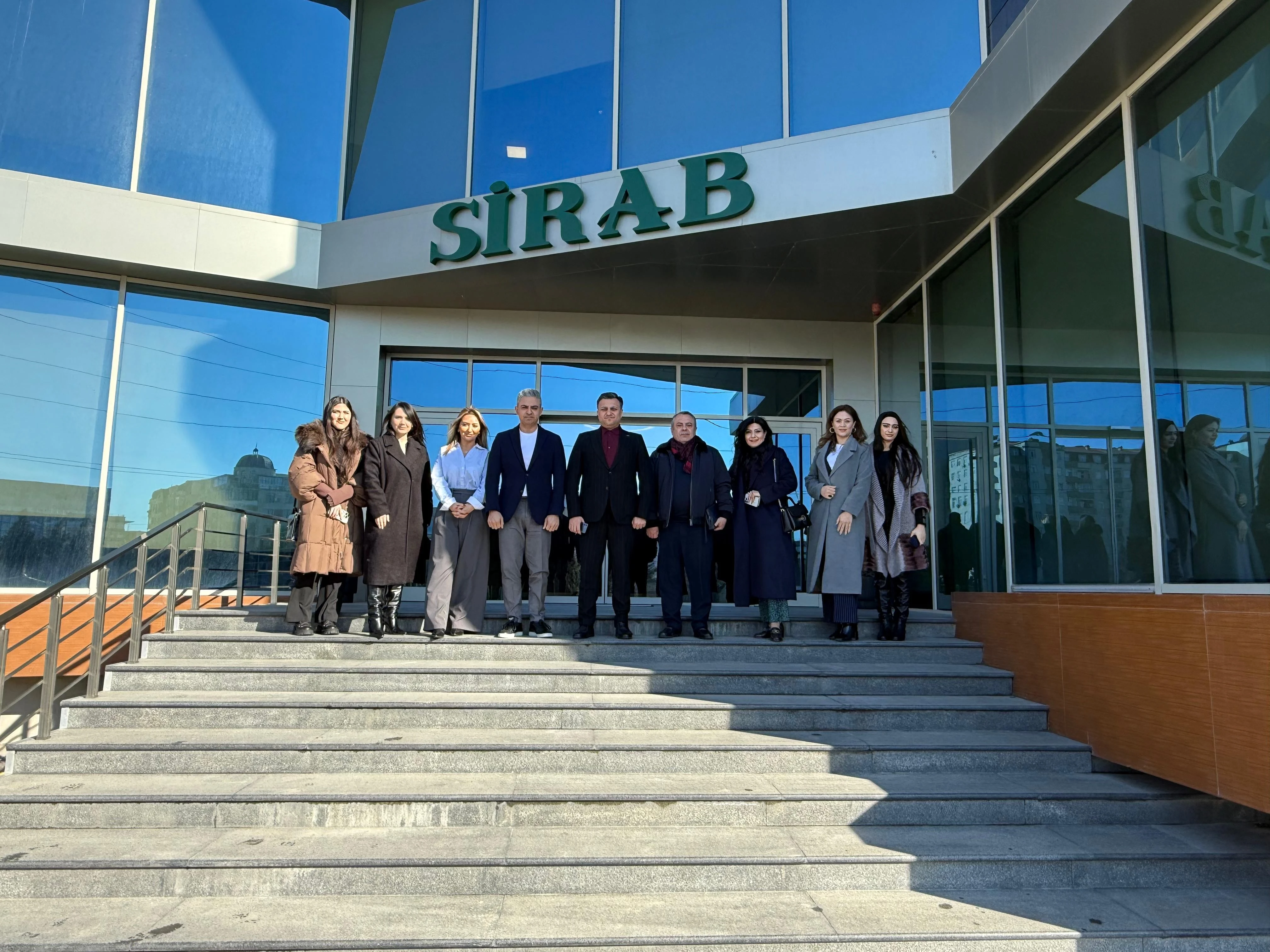 azerbaycan-turkiye-is-adamlari-birliyinin-numayende-heyeti-birliyin-uzvu-sirab-satis-ve-dagitim-mmc-ni-ziyaret-edib-1