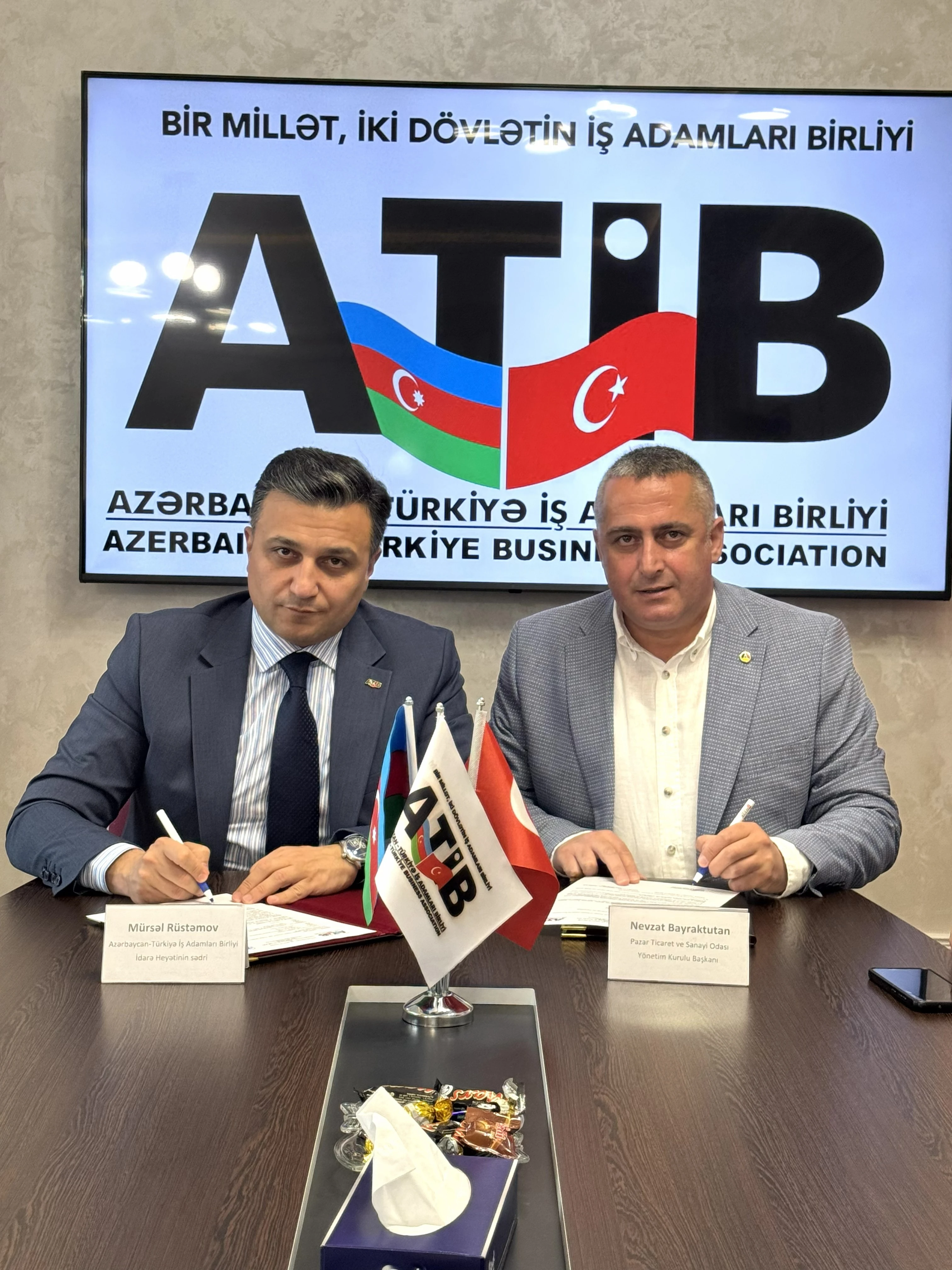 Türkiye'nin Pazar Sanayi ve Ticaret Odası (PTSO) heyeti, Azerbaycan-Türkiye İş Adamları Birliği'nin (ATİB) konuğu olmuştur.