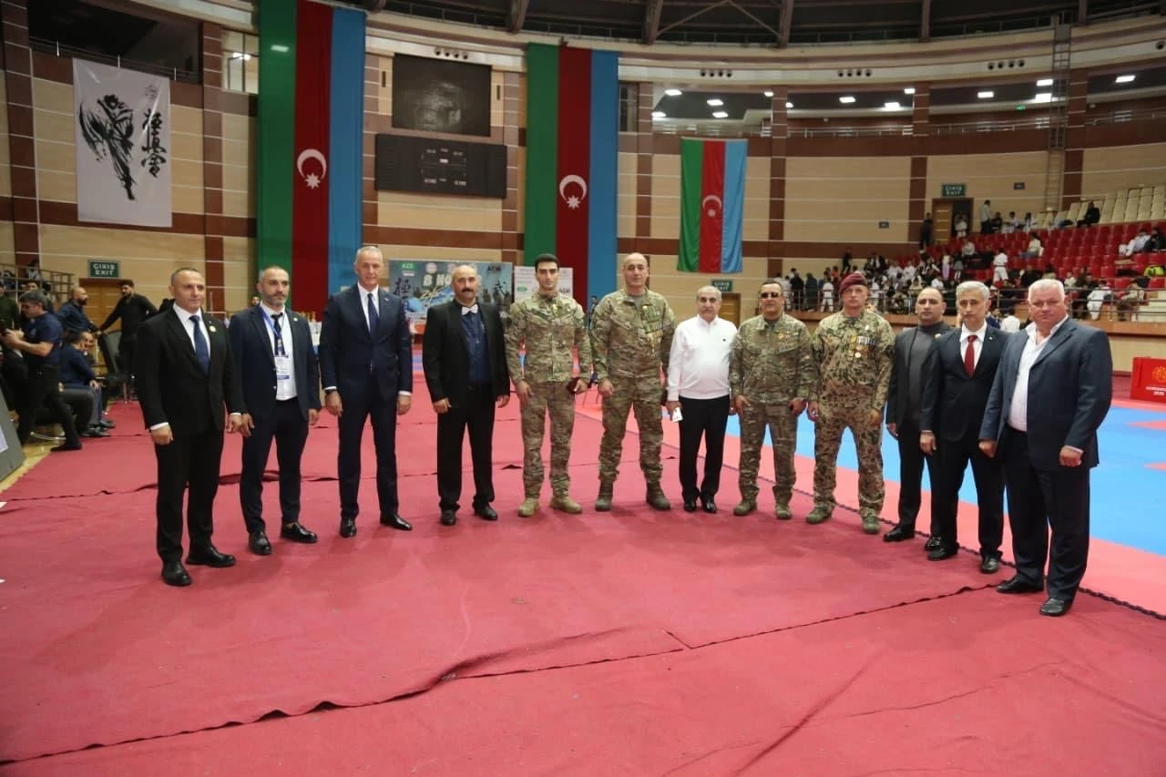 Sərhədçi İdman Kompleksində Kyokuşin karate üzrə uşaqlar, yeniyetmələr və gənclər arasında “Zəfər Günü”nə həsr olunmuş turnir keçirilib.
