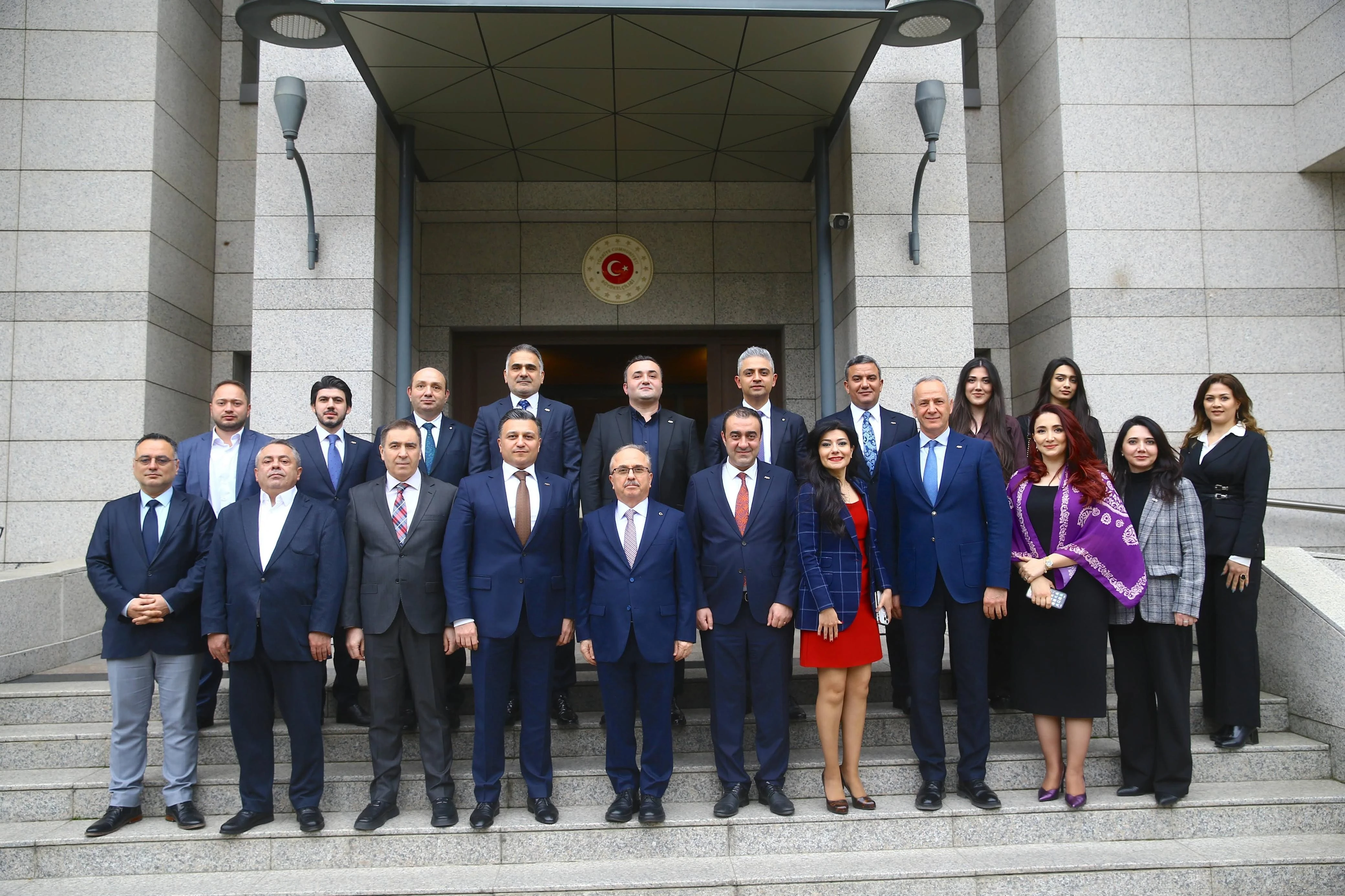 azerbaycan-turkiye-is-adamlari-birliyinin-idare-heyeti-turkiye-respublikasinin-azerbaycandaki-fovqelade-ve-selahiyyetli-sefiri-profdr-birol-akgunu-ziyaret-edib-1