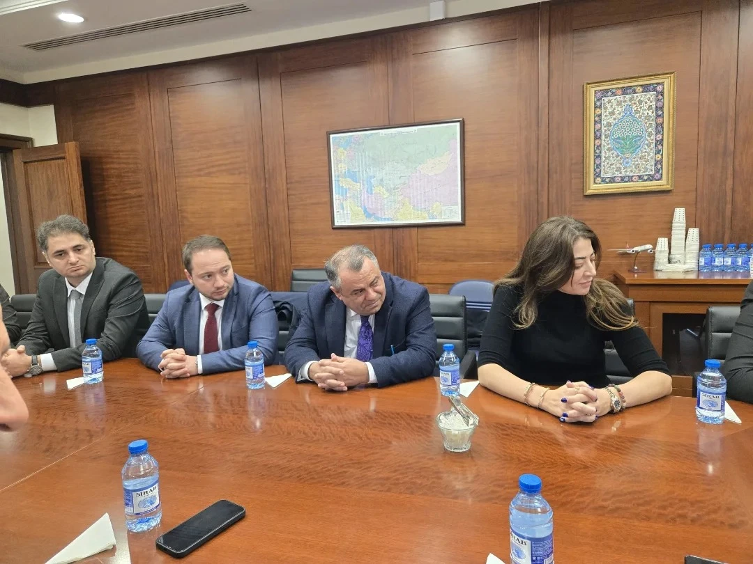 16-ianvaria-2025-goda-pravlenie-azerbaidzano-tureckoi-associacii-biznesmenov-vstretilos-s-poslom-doc-d-rom-dzaxitom-bagdzi-8