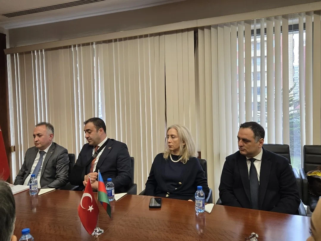 16-ianvaria-2025-goda-pravlenie-azerbaidzano-tureckoi-associacii-biznesmenov-vstretilos-s-poslom-doc-d-rom-dzaxitom-bagdzi-10