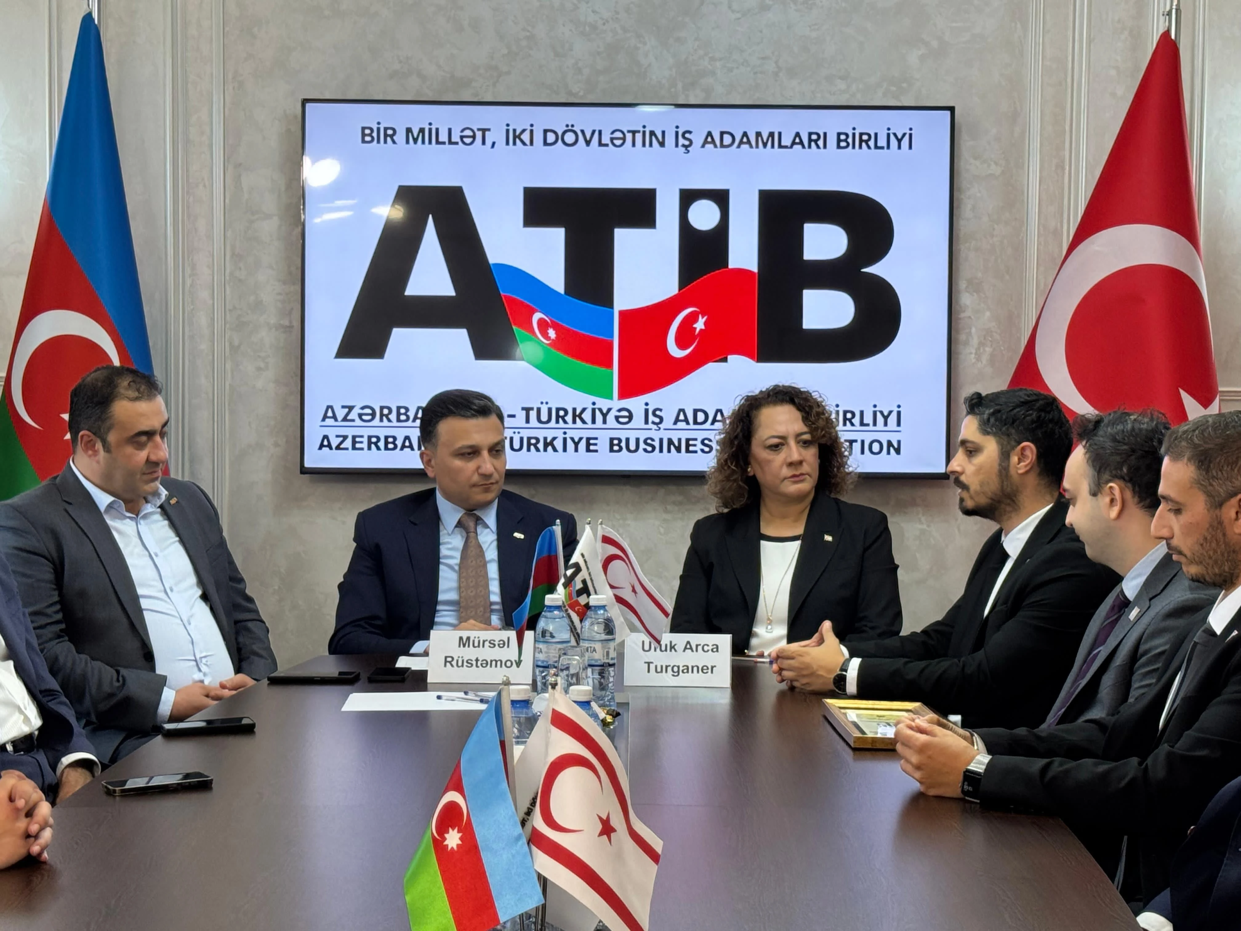 iyunun-17-de-atib-simali-kipr-genc-is-adamlarini-qebul-etdi-4