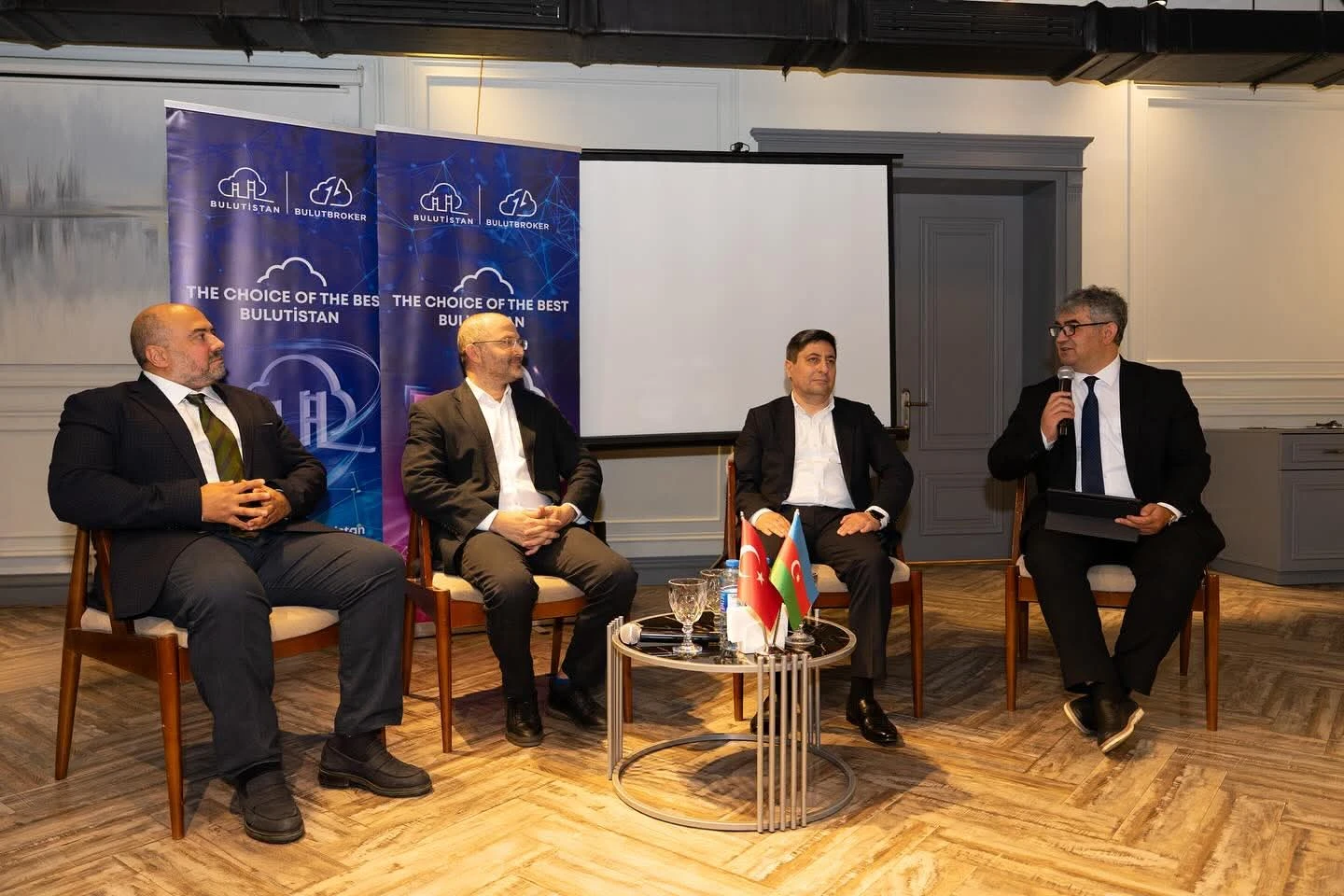 8-iyul-2025-ci-il-tarixinde-maliyye-buludu-ve-it-ile-idare-olunan-xidmetler-movzusunda-b2b-gorus-kecirilib-6