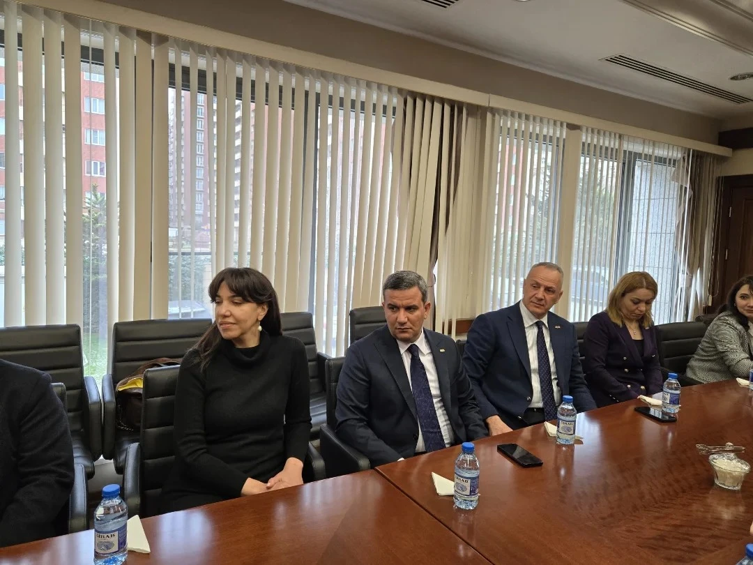 16-ianvaria-2025-goda-pravlenie-azerbaidzano-tureckoi-associacii-biznesmenov-vstretilos-s-poslom-doc-d-rom-dzaxitom-bagdzi-7