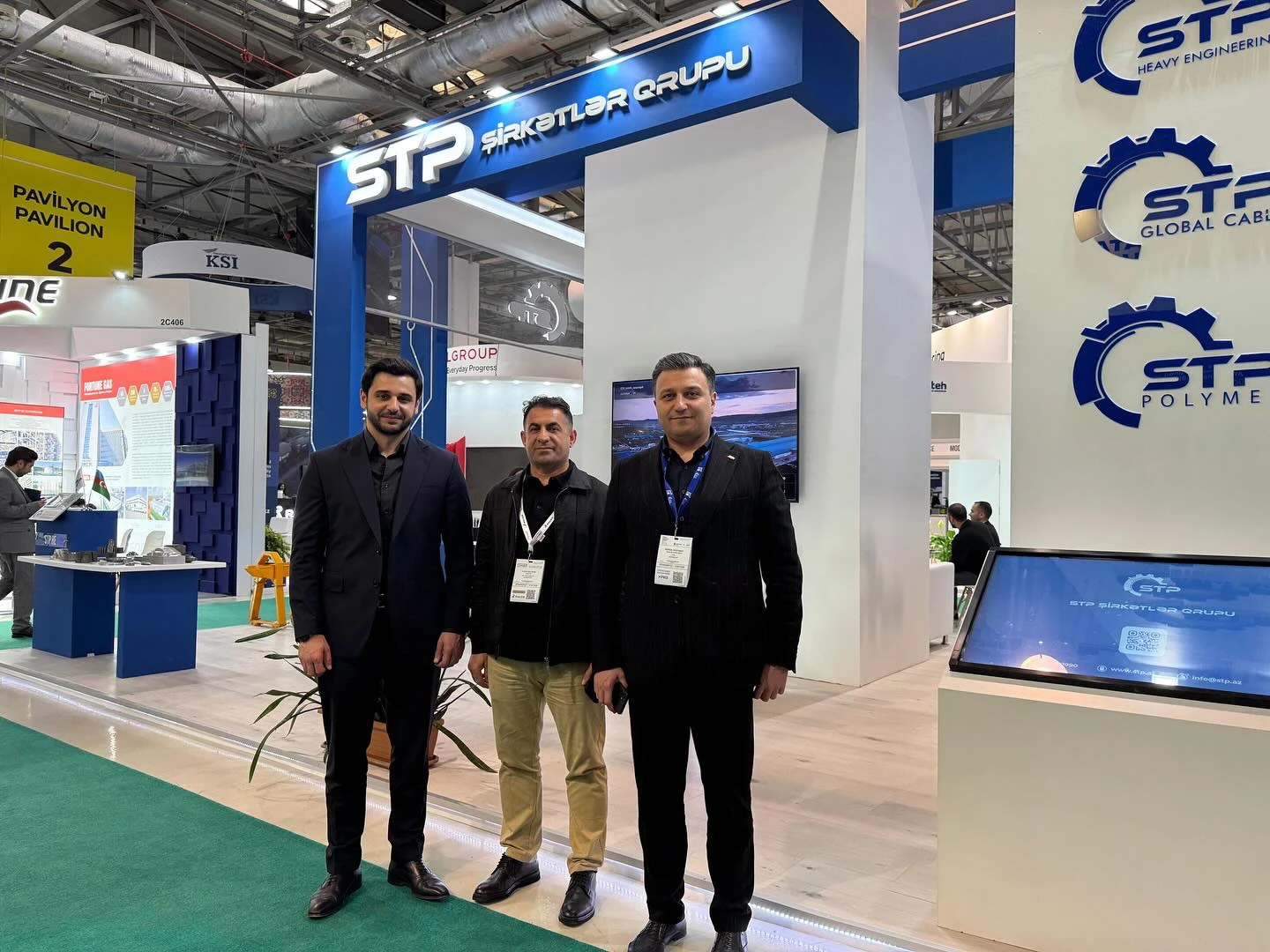 4-iyun-2025-atib-numayende-heyeti-xezer-beynelxalq-neqliyyat-logistika-ve-neft-qaz-sergilerini-ziyaret-etdi-5