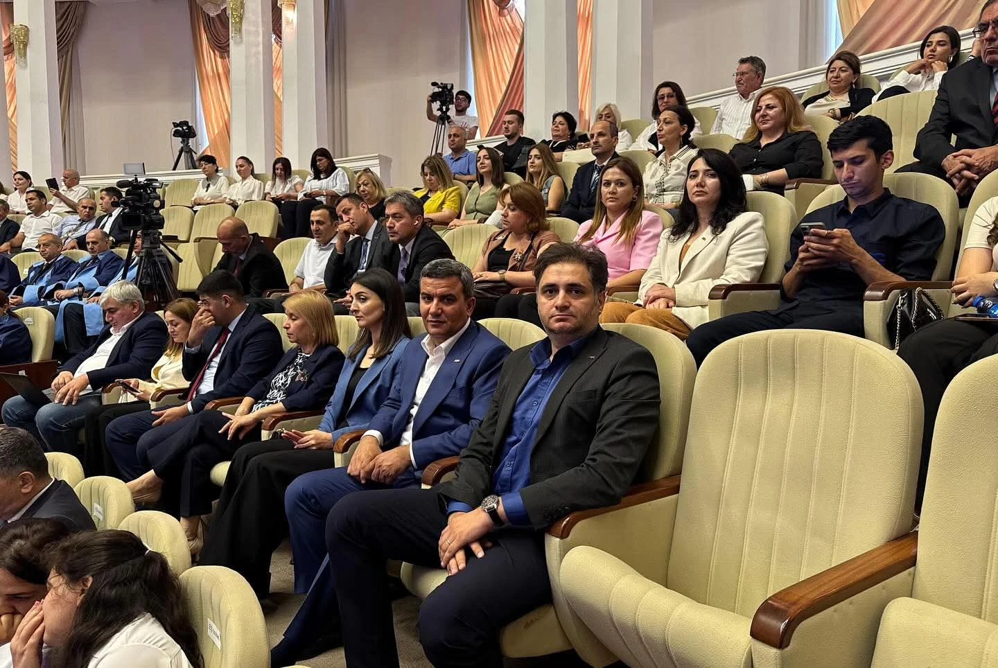 2-iiulia-2025-goda-v-aztu-prosla-ceremoniia-vruceniia-pocetnoi-stepeni-ersinu-tataru-5