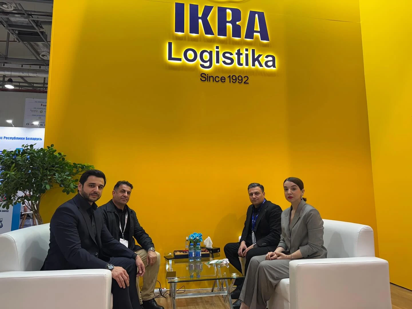 4-iyun-2025-atib-numayende-heyeti-xezer-beynelxalq-neqliyyat-logistika-ve-neft-qaz-sergilerini-ziyaret-etdi-2