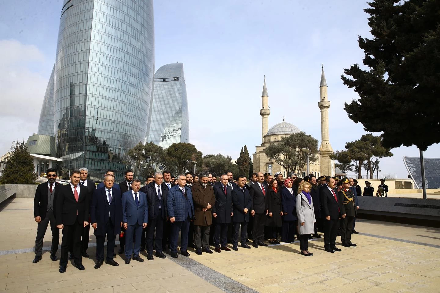18-mart-canaqqala-sehidlerinin-anim-gunu-ziyaret-2
