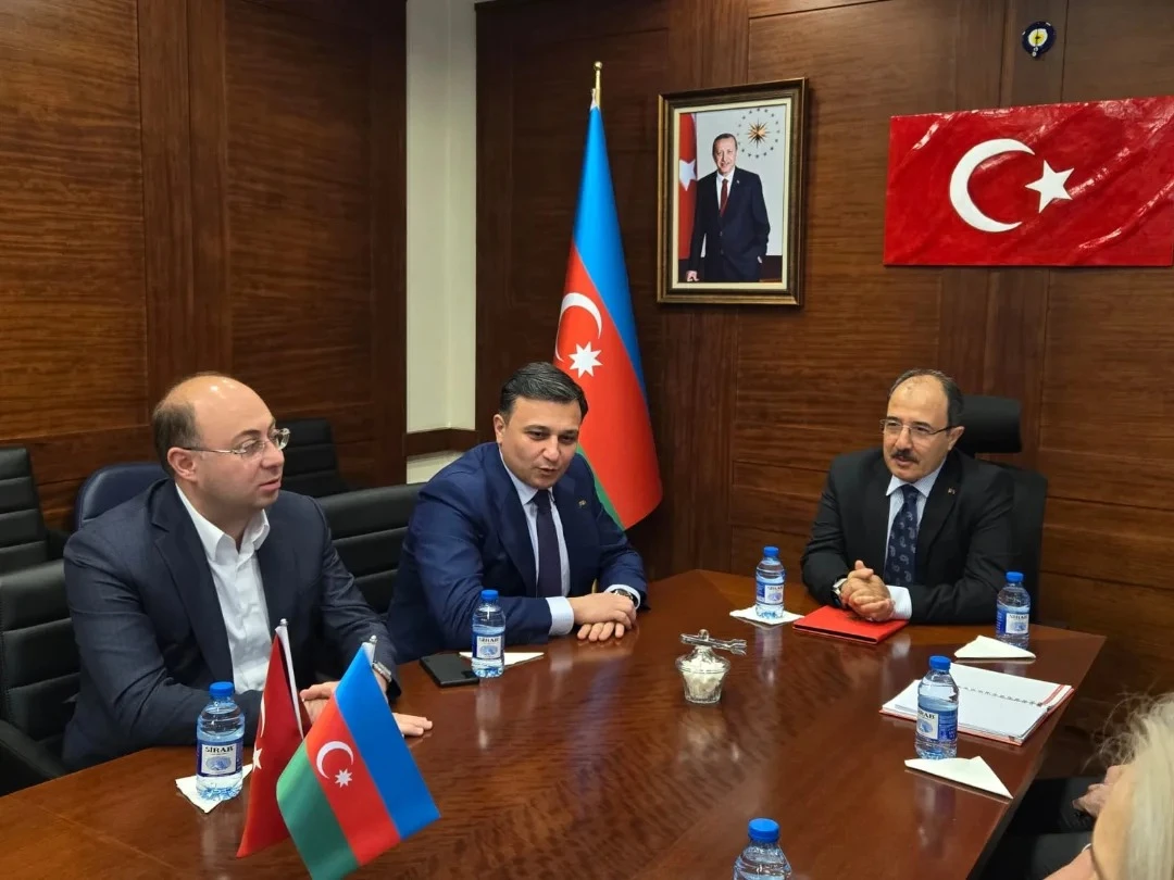 16-ianvaria-2025-goda-pravlenie-azerbaidzano-tureckoi-associacii-biznesmenov-vstretilos-s-poslom-doc-d-rom-dzaxitom-bagdzi-11