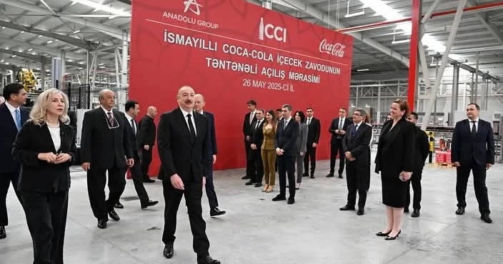 prezident-ilham-eliyev-atib-uzvu-coca-cola-nin-ismayillidaki-yeni-muessisesinin-acilisinda-26-may-2025-6