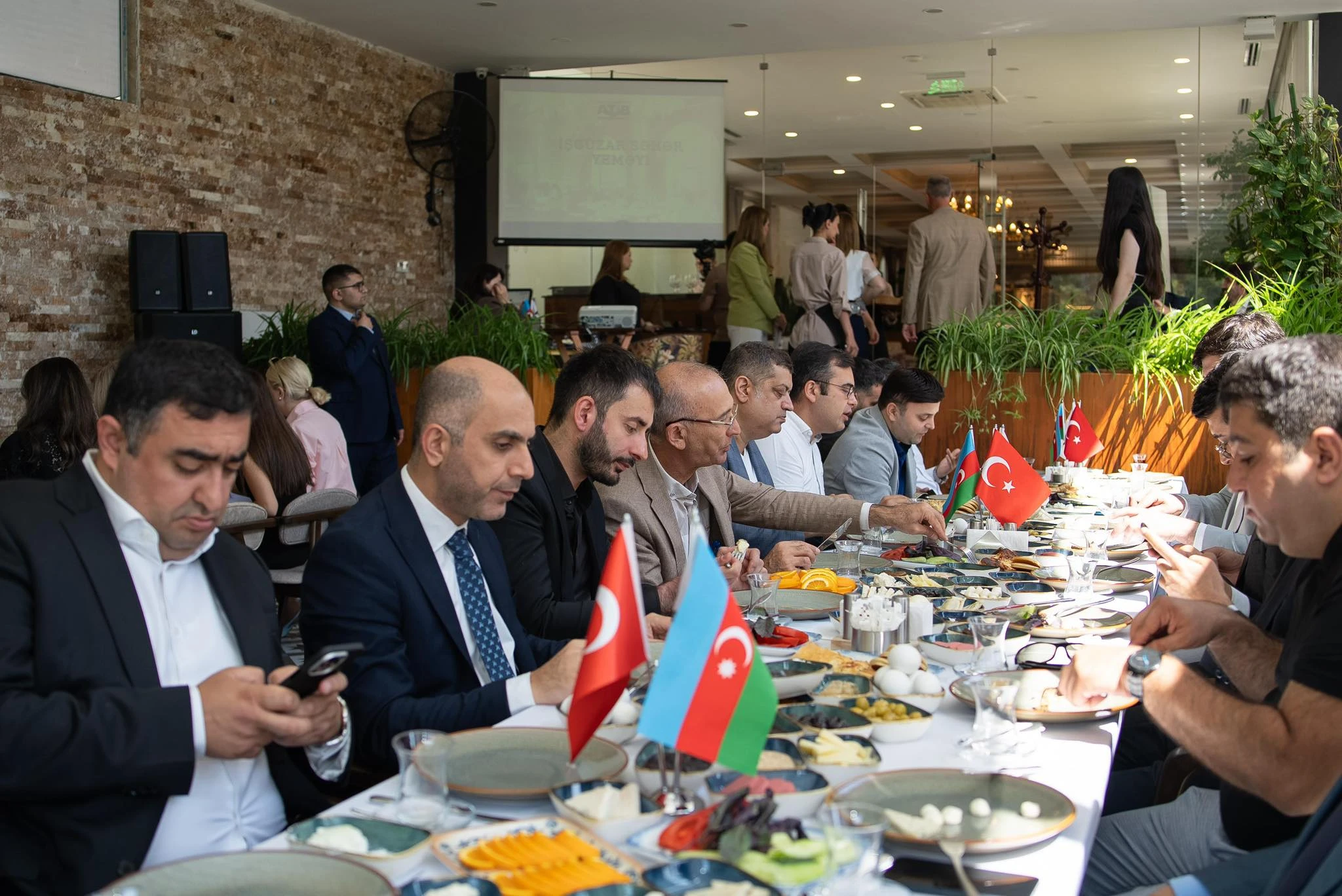 12-iyun-atib-in-enenevi-isguzar-seher-yemeyi-13