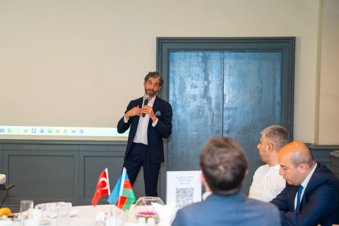 3-iyun-2025-ci-il-suni-intellektle-crm-proseslerinin-reqemsal-transformasiyasi-movzusunda-b2b-gorus-kecirildi-5