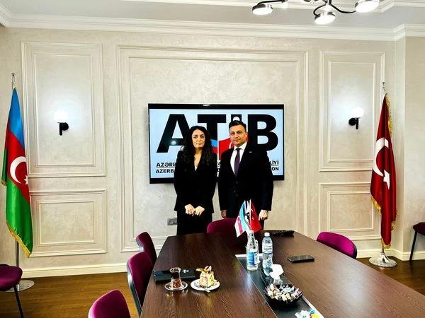 12-mart-qonaq-hilton-kommersiya-direktoru-2