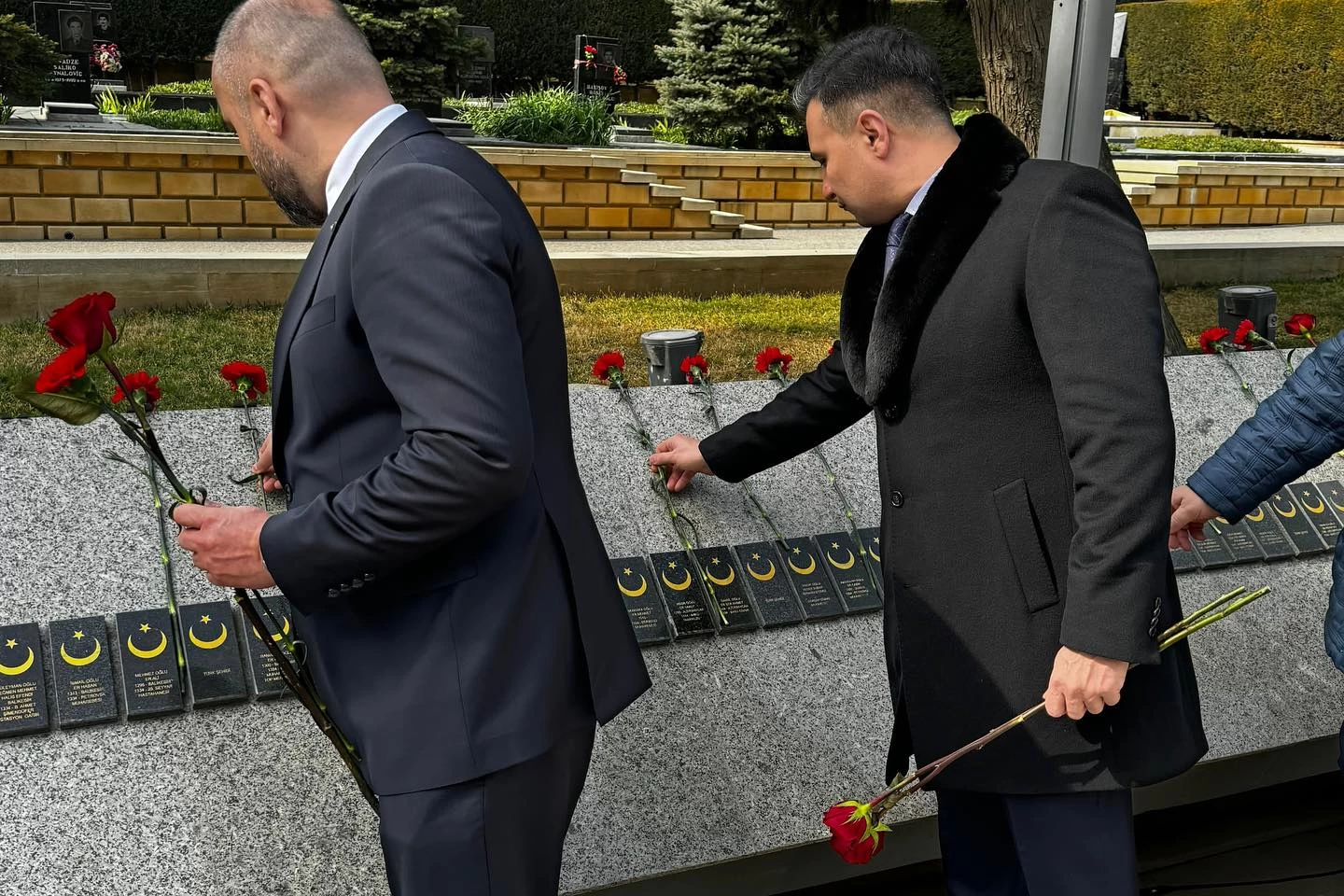 18-mart-canaqqala-sehidlerinin-anim-gunu-ziyaret-5