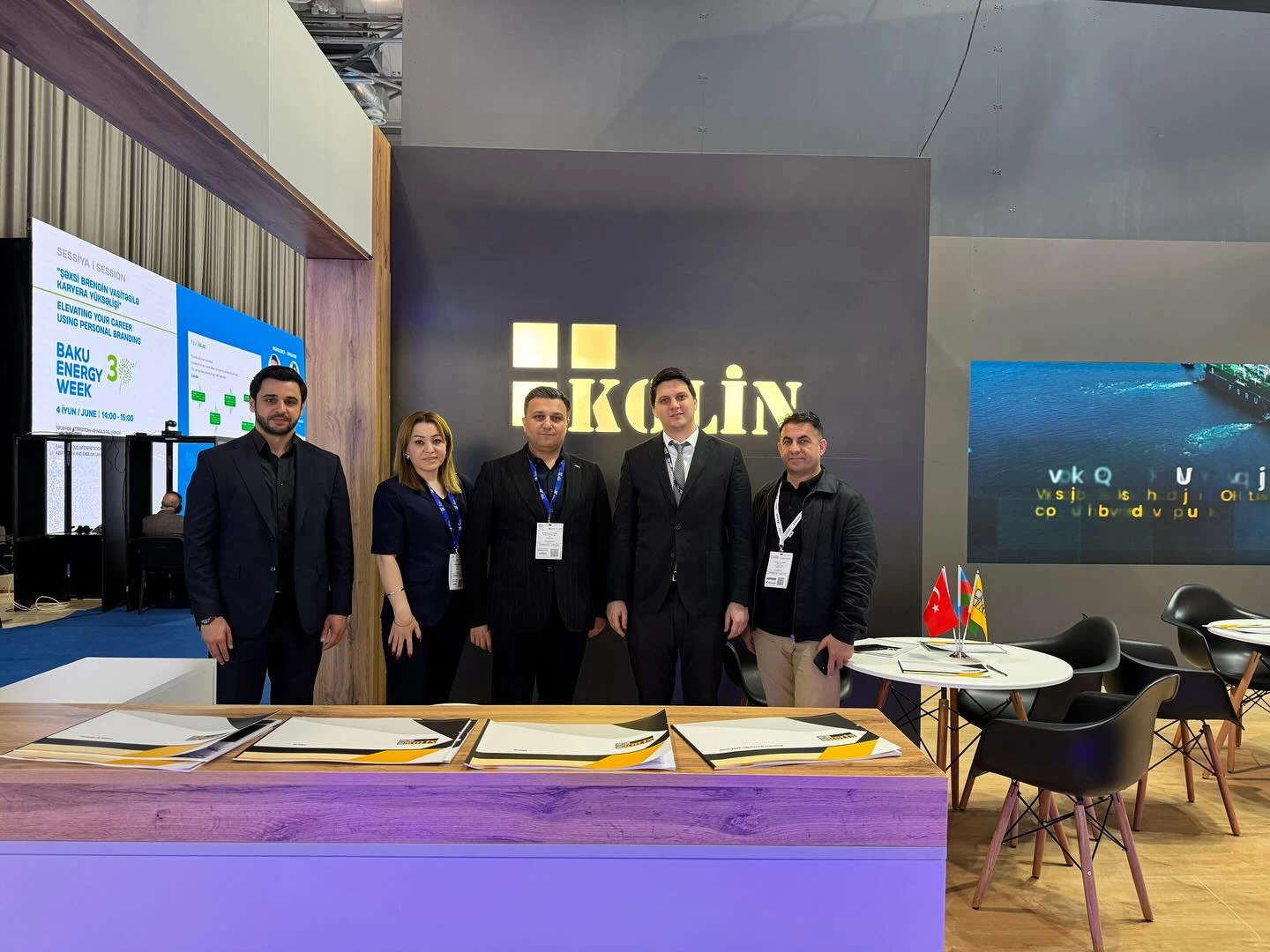 4-iyun-2025-atib-numayende-heyeti-xezer-beynelxalq-neqliyyat-logistika-ve-neft-qaz-sergilerini-ziyaret-etdi-6