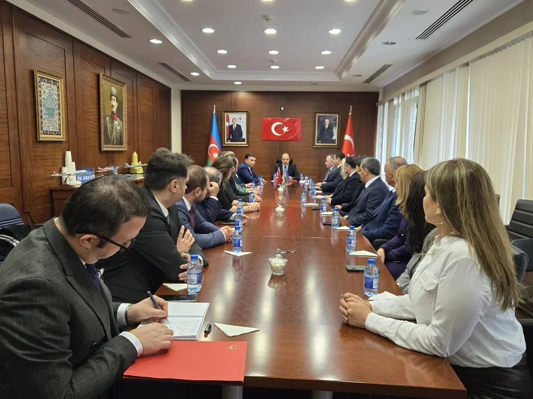 16-ianvaria-2025-goda-pravlenie-azerbaidzano-tureckoi-associacii-biznesmenov-vstretilos-s-poslom-doc-d-rom-dzaxitom-bagdzi-12