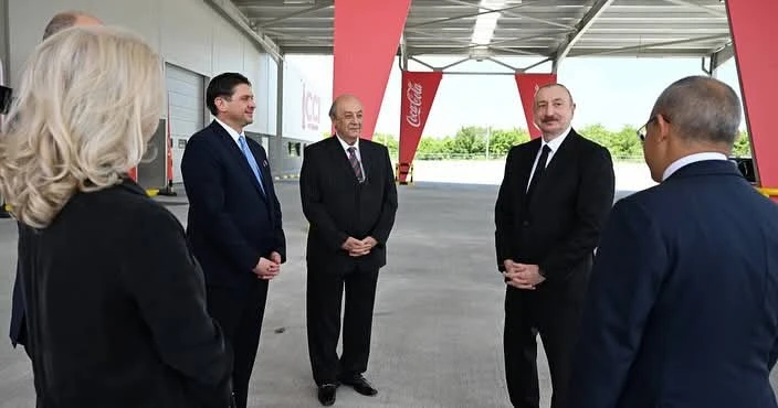 prezident-ilham-eliyev-atib-uzvu-coca-cola-nin-ismayillidaki-yeni-muessisesinin-acilisinda-26-may-2025-7