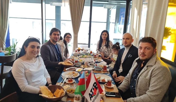 KÖŞEBAŞI restoranında səhər yeməyi 10 fevral