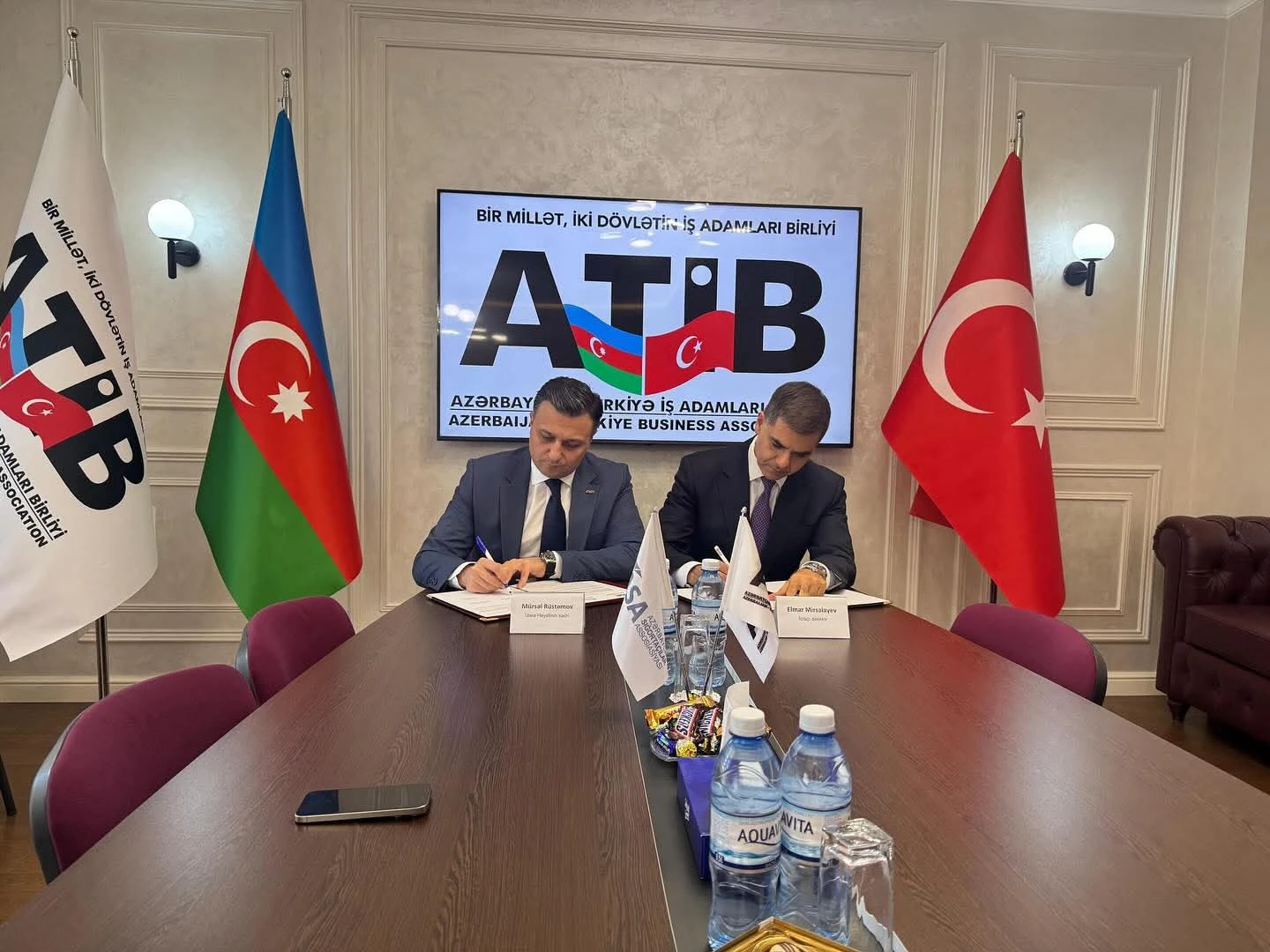 24-iyun-atib-ve-azerbaycan-sigortacilar-assosiasiyasi-asa-arasinda-emekdasliq-memorandumu-imzalandi-2