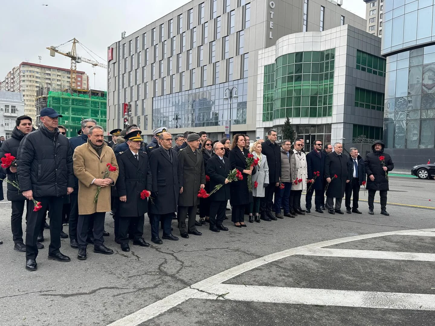 ATİB ve Türkiye Büyükelçiliği temsilcileri Hocalı kurbanlarını anıyor