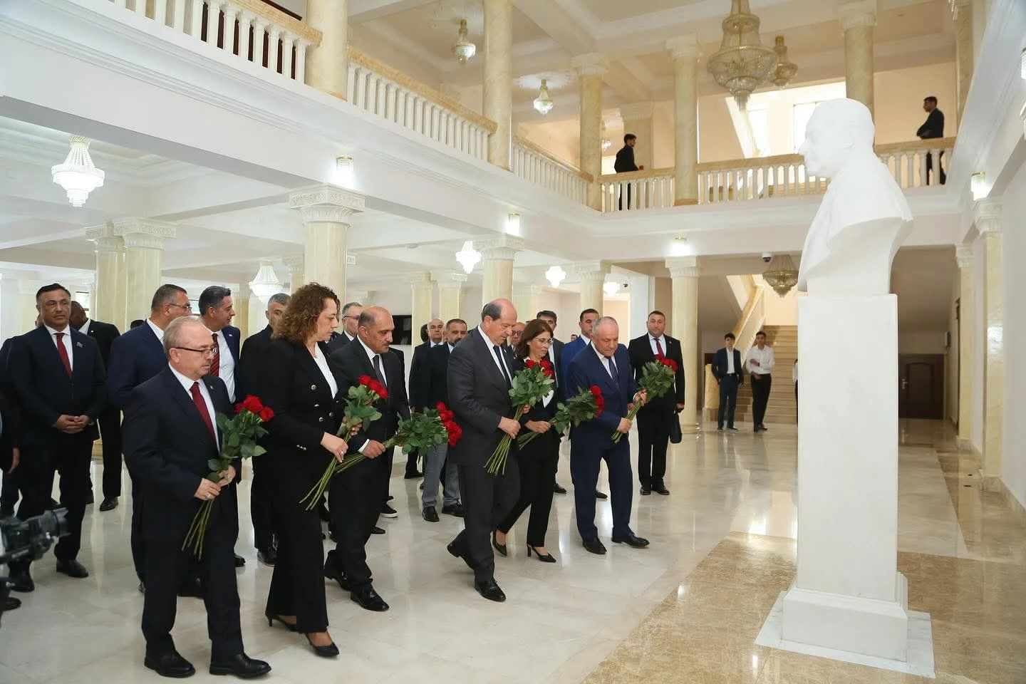 2-iiulia-2025-goda-v-aztu-prosla-ceremoniia-vruceniia-pocetnoi-stepeni-ersinu-tataru-8